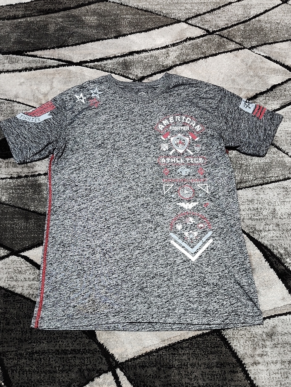 AMERICAN FIGHTER COURAGE GRAY GRAPHIC CREWNECK TEE-SHIRT FROM BUCKLE
